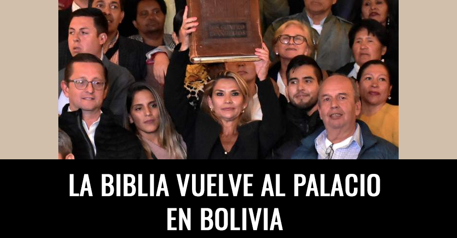 LA BIBLIA VUELVE AL PALACIO EN BOLIVIA